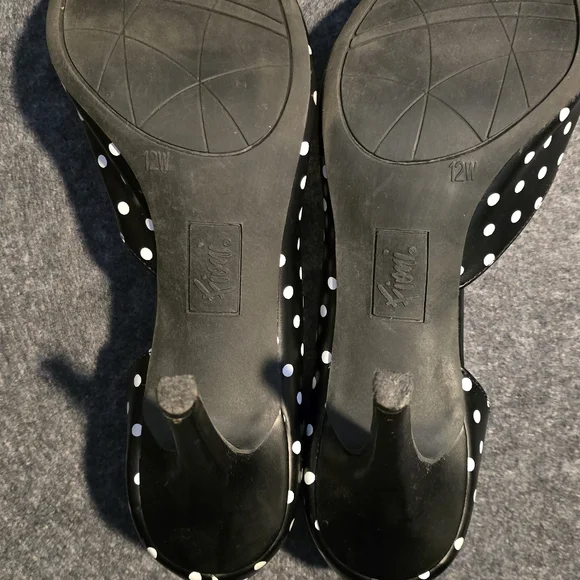 Cute Bowtie Fioni Heels (12W) - Picture 4 of 5